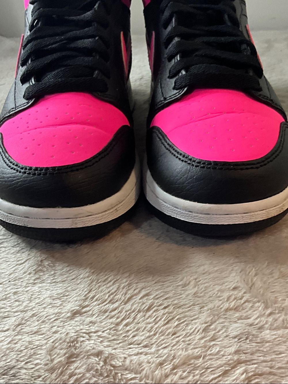 Nike Air Jordan 1 Retro High “Black Hyper Pink” Sneakers-Size 6Y - Picture 10 of 13